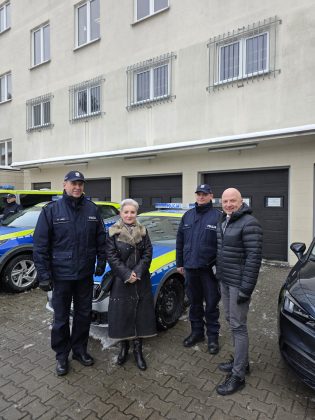Nowe radiowozy dla Policji. Wsparcie Gminy Piaseczno