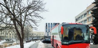 Mobilny Punkt Poboru Krwi - krwiobus przed Urzędem Miasta i Gminy Piaseczno ul. Kościuszki 49, foto Marcin Borkowski