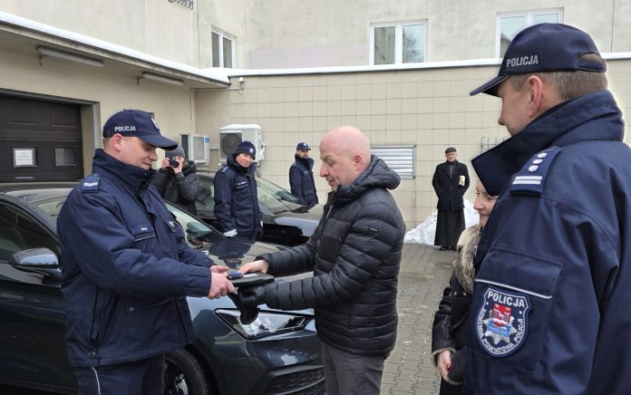 Nowe radiowozy dla Policji. Wsparcie Gminy Piaseczno