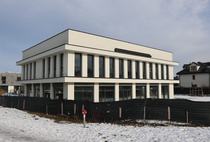 budynek piętrowy dla Szkoły Podstawowej w Józefosławiu