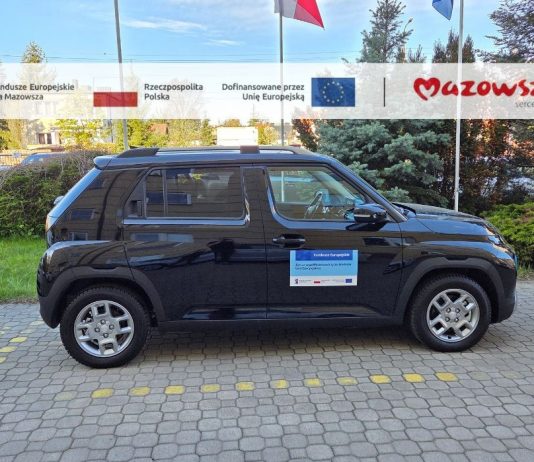 czarny samochód ekodoradcy