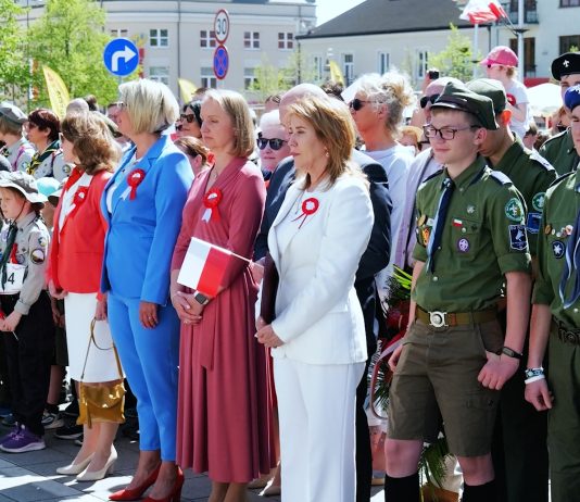 Piaseczno świętowało 3 Maja: patriotyzm, sportowe emocje i strażacka parada!