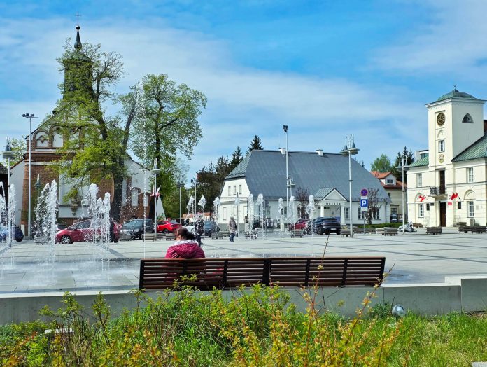MAJÓWKA W PIASECZNIE 2026. RYNEK PIASECZNO
