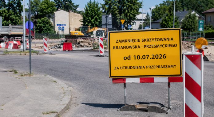 Budowa ronda! Zamknięcie skrzyżowania ul. Julianowskiej i Przesmyckiego Budowa ronda! Zamknięcie skrzyżowania ul. Julianowskiej i Przesmyckiego