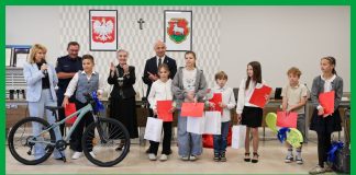 grupa osób kolaż 2 zdjęć