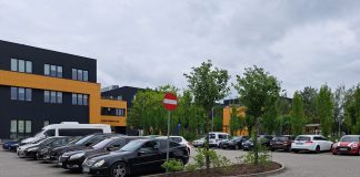 parking i samochody