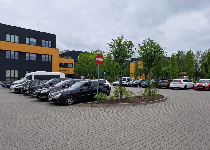 parking CEM (2) parking i samochody