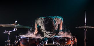 Perkusista, perkusja. Obraz autorstwa pvproductions na Magnific.com