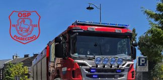 Strażacy z OSP Piaseczno zraszali ulice podczas fali upałów