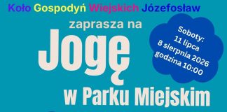 Joga na trawie w parku w Piasecznie