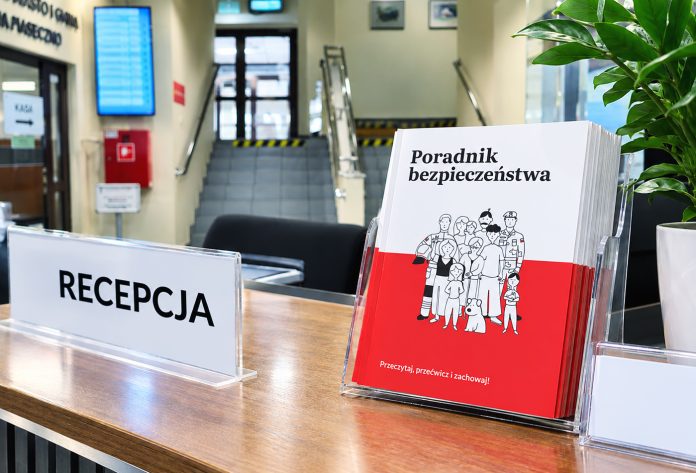 Odbierz bezpłatny papierowy Poradnik Bezpieczeństwa w urzędzie Odbierz bezpłatny papierowy Poradnik Bezpieczeństwa w urzędzie