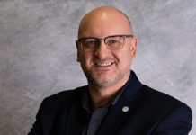 Robert Radoński powołany na p.o. Dyrektora GOSiR Piaseczno Robert Radoński, mężczyzna w okularach