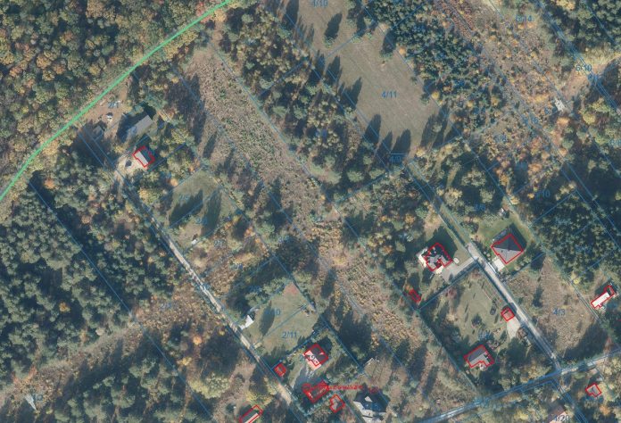 kuleszówka zdjęcie z lotu ptaka, drzewa i zabudowa