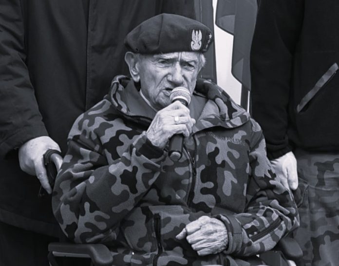 Sieradzki mężczyzna w stroju wojskowym